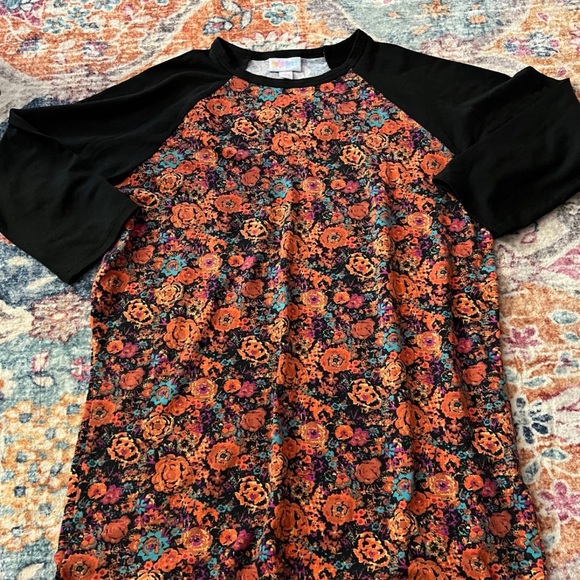 LuLaRoe Tops - LuLaRoe Randy size Small